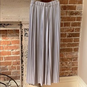 Pleated pants